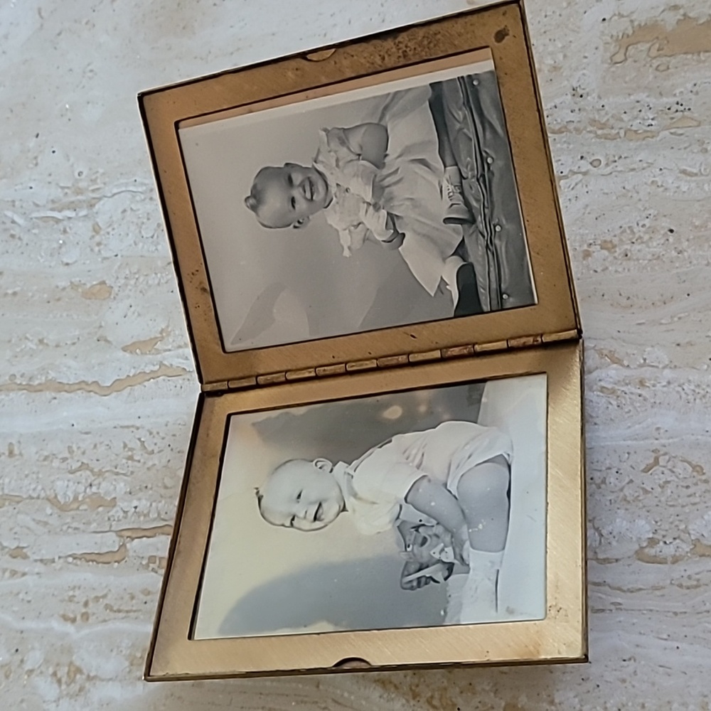 Vintage Frame & Photographs - Picture 6 of 12